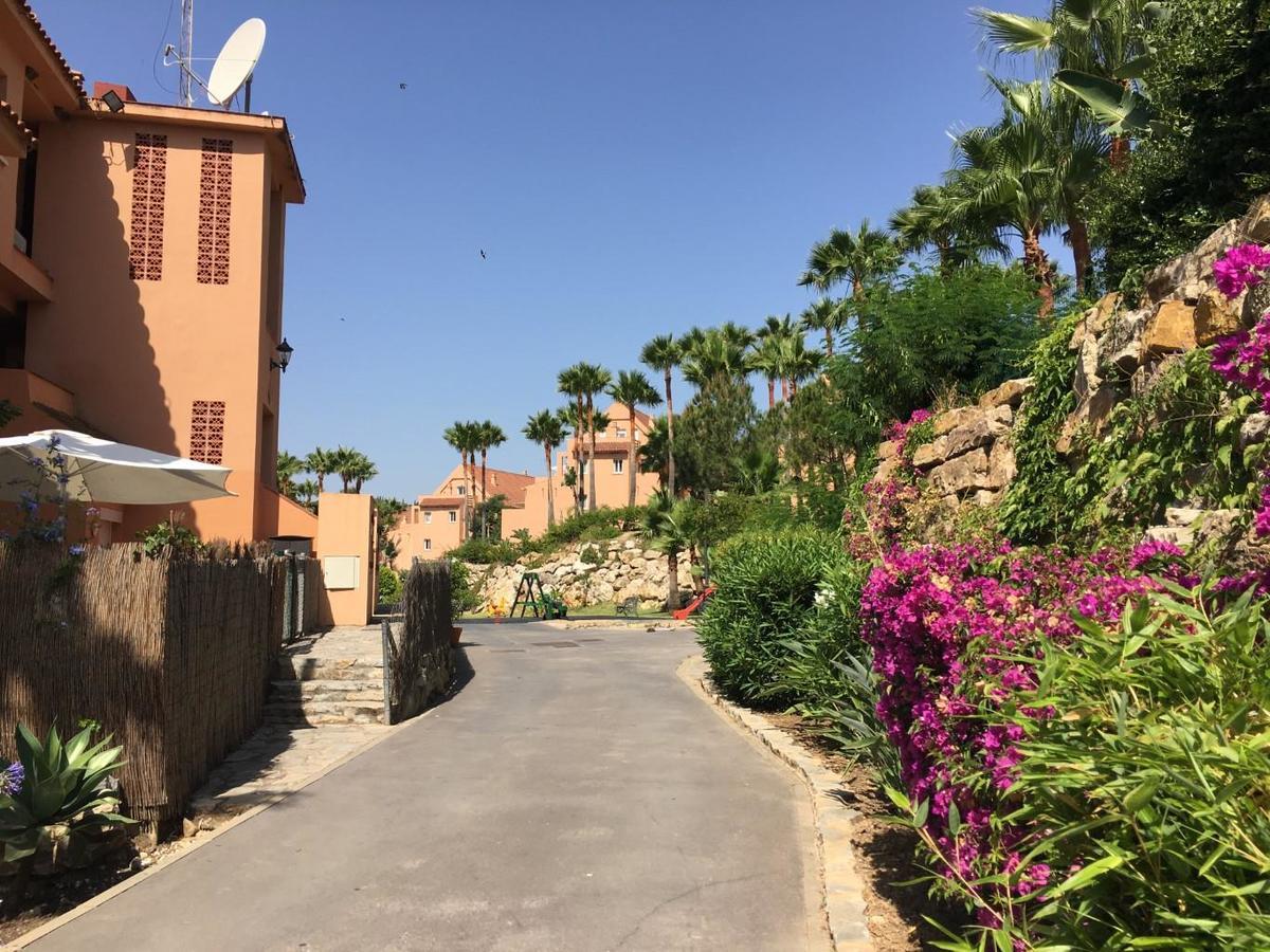 2236-Lovely Groundfloor With Pool View Casares Extérieur photo